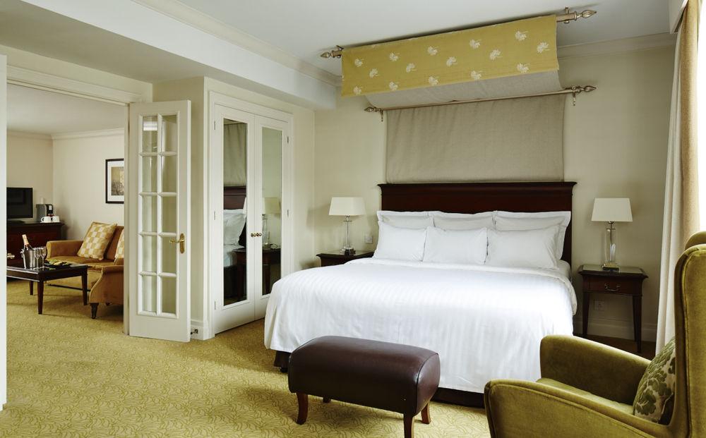 Delta Hotels By Marriott Preston Exteriör bild